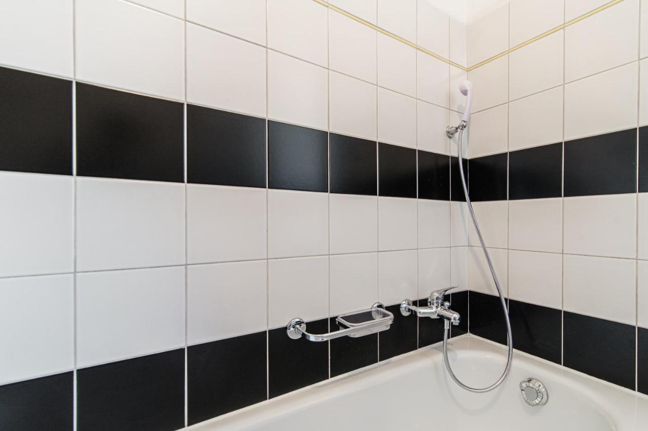 Giuka Apartment By Quokka 360 - Close To The Station Massagno ภายนอก รูปภาพ